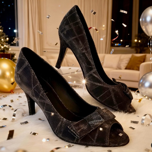 Vaneli di notte ‘Pimba’ Black with Silver Metallic Heeled Pumps - Picture 1 of 11